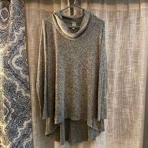 Women’s 2XL Cowl Neck Sweater.